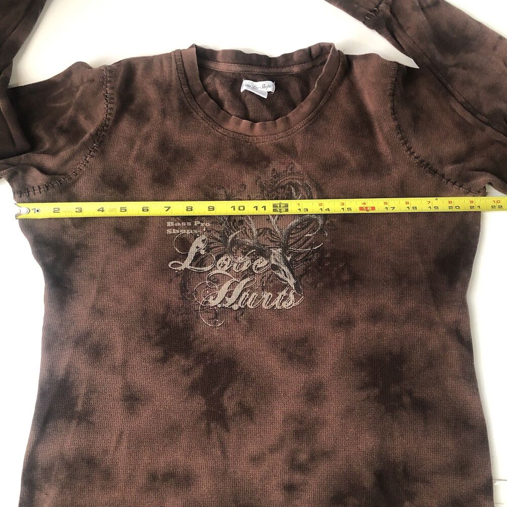 Bass Pro Shops Women’s Long Sleeve Ribbed T-Shirt “Love Hurts” Size Large - Picture 5 of 15